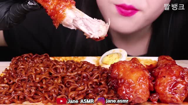 제인_짜장 불닭볶음면, 양념 치킨 먹방-3