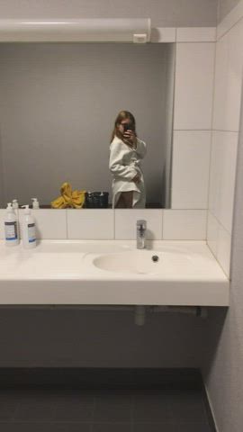 Bathroom Girlfriend Teen clip