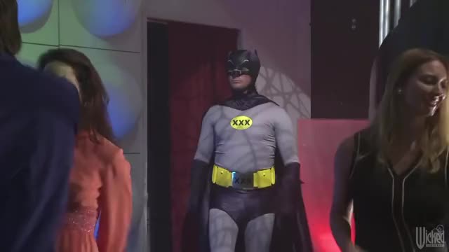 Batman Grills A Hussy! And Fills Her Tight Pussy!