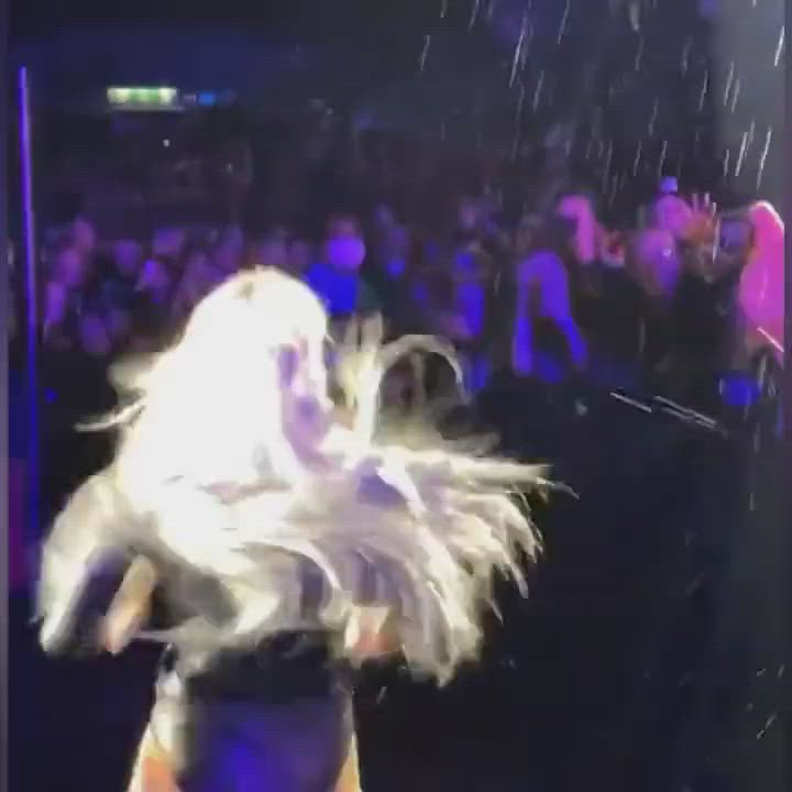 Blonde Bubble Butt Wrestling clip