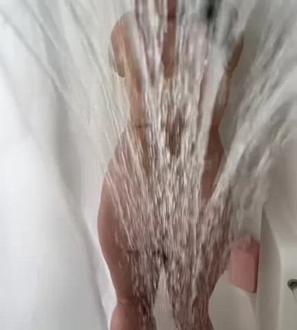 amateur ass big ass big tits boobs brunette milf shower tits clip