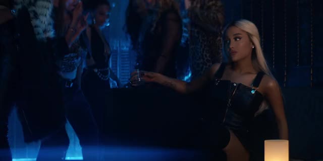 Ariana Grande clip