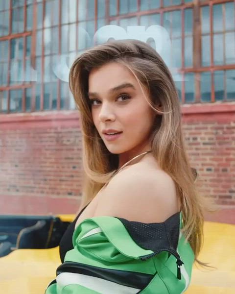 braless busty hailee steinfeld clip