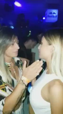 kiss kissing lesbian party clip