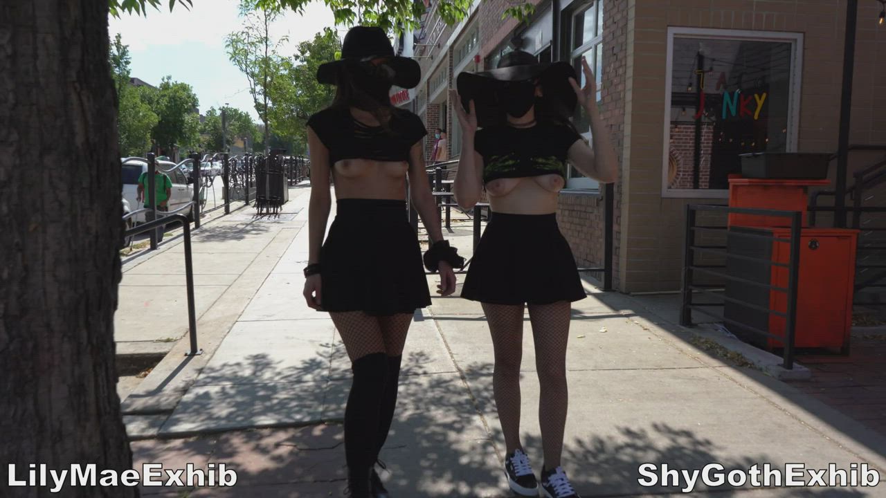 Hanging out with LilyMaeExhib, just being cute goth girls