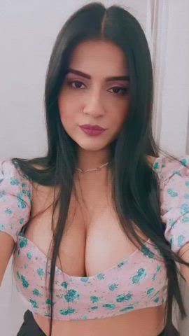 big tits boobs cleavage indian model mom tiktok clip