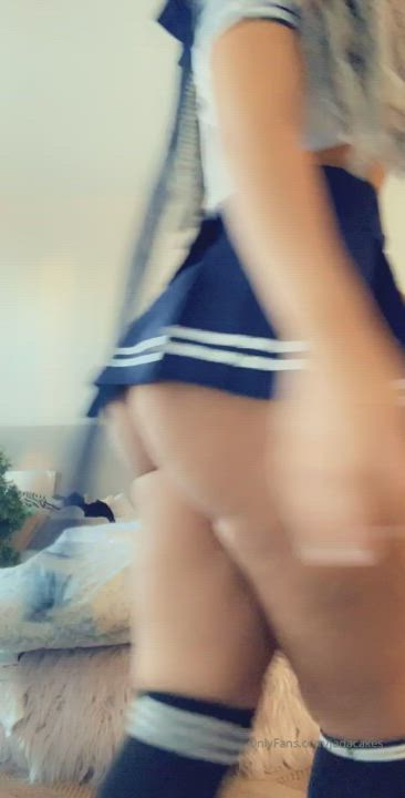 Ass Flashing Teen clip