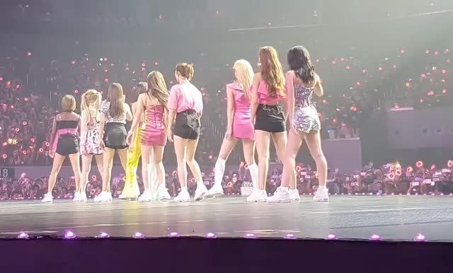 twice ot9 twicelights bend private WICELIGHTS MANILA 6 19 2019 PART 13 WHAT IS LOVE