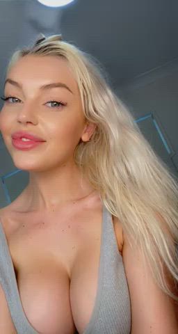 18 Years Old Australian Big Tits Blonde Boobs OnlyFans Teen TikTok clip