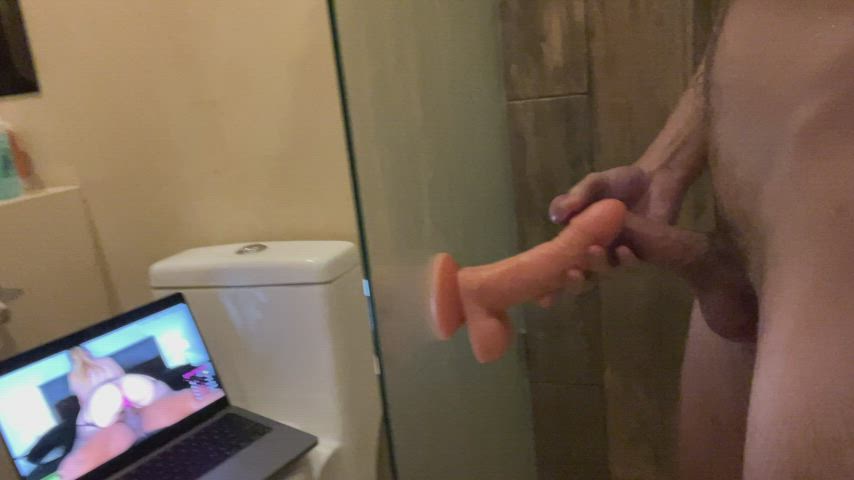 Dildo frot in shower