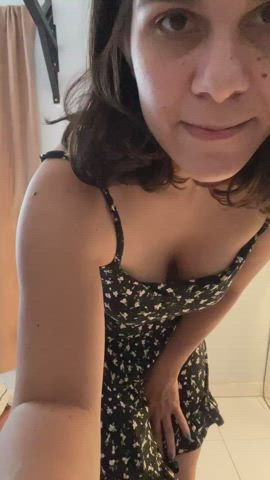 Do you like my new dress? 🌸👗 Makes me feel so femenina