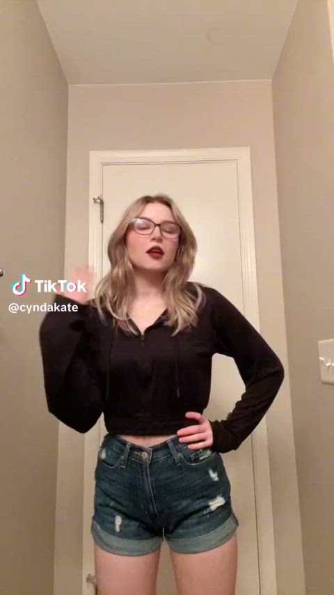 blonde dancing glasses non-nude tease tiktok real-girls-on-tiktok tik-tok clip