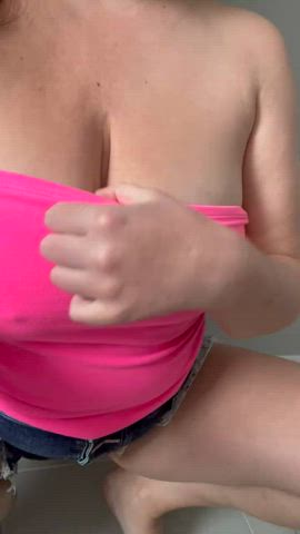 If anyone wanted the video version of the pink tube top