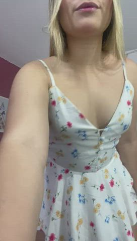 [Selling] dance with Me? I'm very horny add me on kik and snapchat sexist3xx