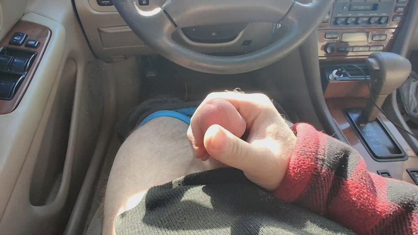Was super horny so had to cum in the parking lot, turns me on knowing people can