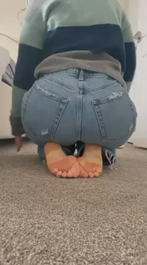ass spread big ass feet feet fetish jeans pawg thick clip