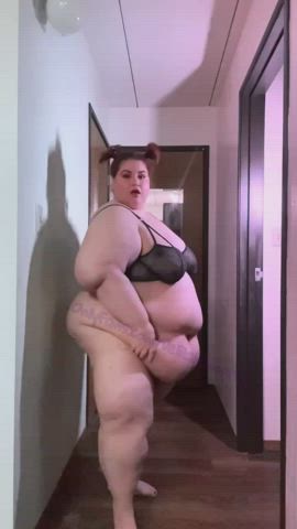 I've been told this full video is an SSBBW lovers wet dream.