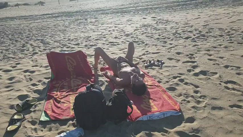 Amateur Beach Masturbating Nude Public clip