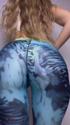 ass big ass leggings girls-in-yoga-pants clip