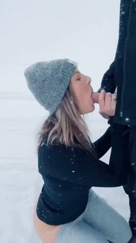 blowjob cold cum cum in mouth fellatio licking oral outdoor real couple sucking blowjobs