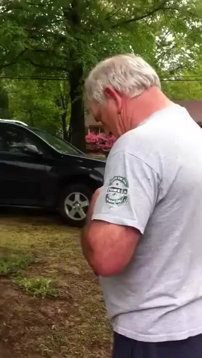 ripsave - Man releases squirrel he raised