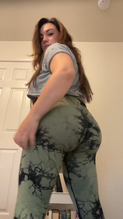 ass big ass leggings milf onlyfans pawg thick thick thighs clip