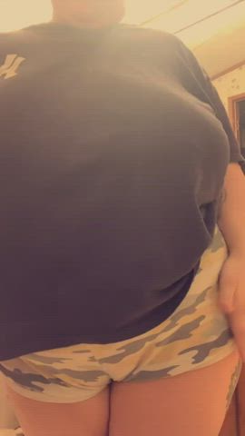 Soft and sensual titty drop for you Tuesday 😜