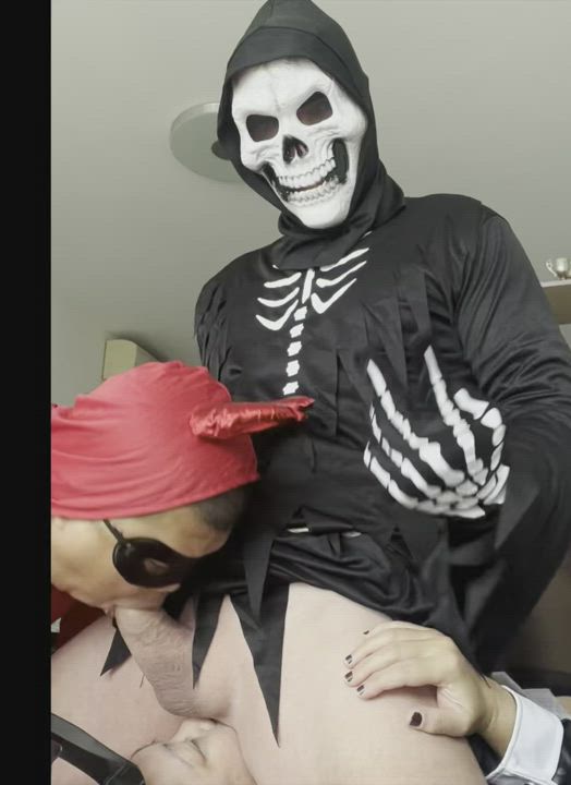 Halloween Party! Death killed her with his ass! While the Devil is sucking Death’s