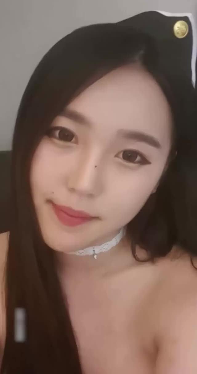 Sexy Asian Girl Binie Snapchat to her BF