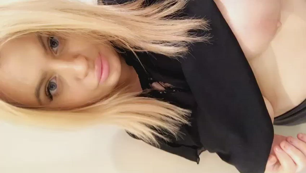 Big Tits Boobs Cute Flashing Selfie Upskirt clip
