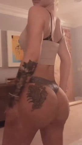 big ass celebrity iggy azalea shaking tattoo clip
