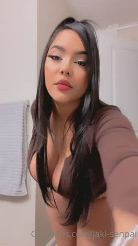 Big Tits Latina Solo clip