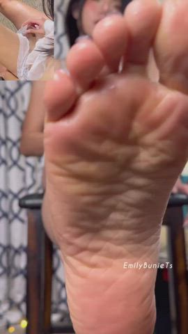Will you suck my feet full with my cum baby?