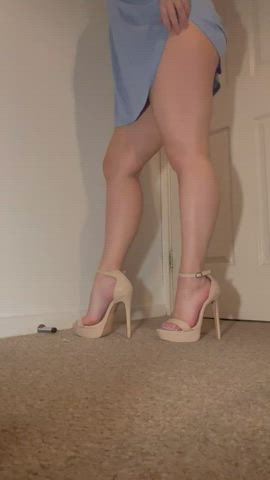 Let me seduce you with my legs and heels