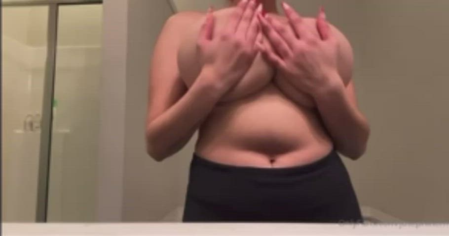 Busty Huge Tits Titty Drop clip