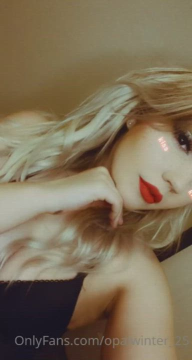 Blonde Cute Lips Lipstick Spit White Girl clip