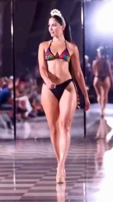 big ass bikini competition latina thighs clip