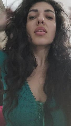 amateur boobs curly hair hair hotwife clip
