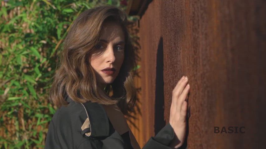alison brie celebrity photoshoot clip