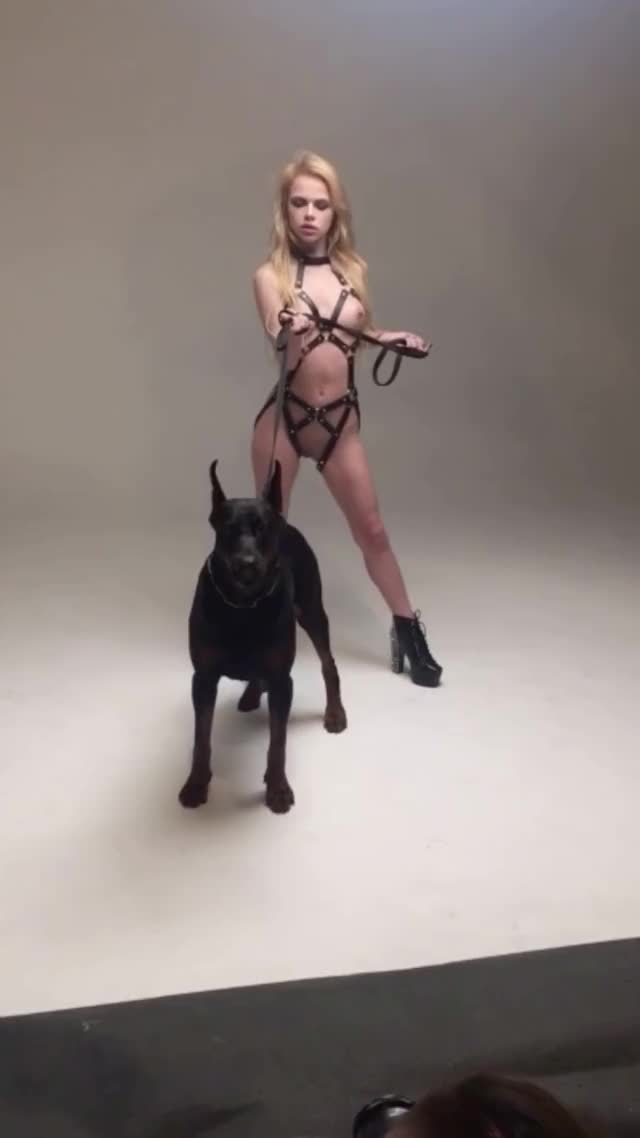 Behind the scene "Straps and dog" photo shoot