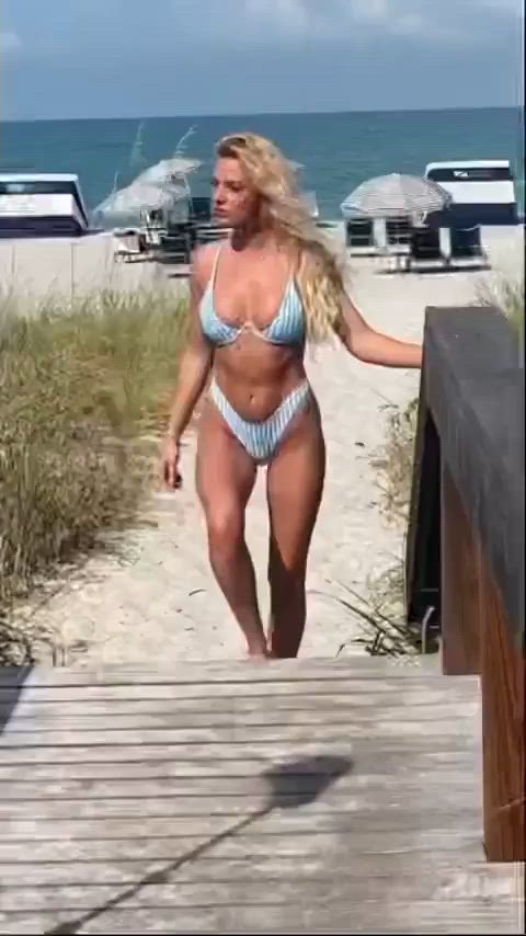 ass blonde tits clip