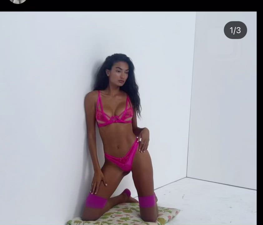 Kelly Gale clip