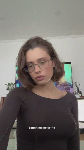 big tits brunette celebrity glasses pokies clip