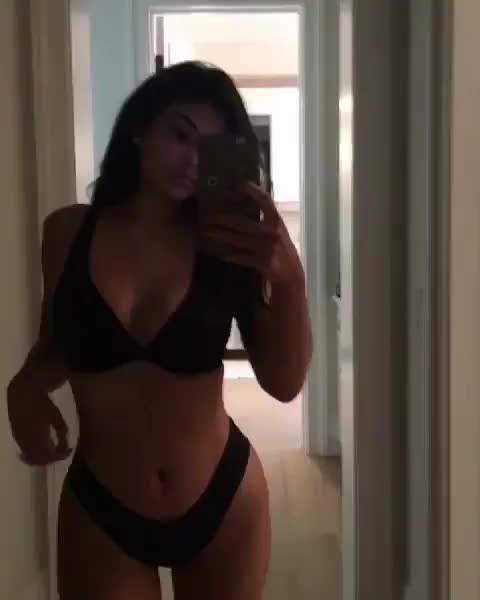 Kylie Jenner - Instagram Post, 08/21/2016