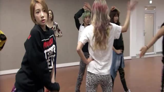 SNSD - Reflection (Practice Room Girl & Peace Japan Tour 2013) 032413