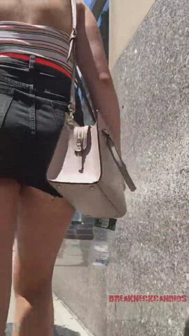 public skirt voyeur clip