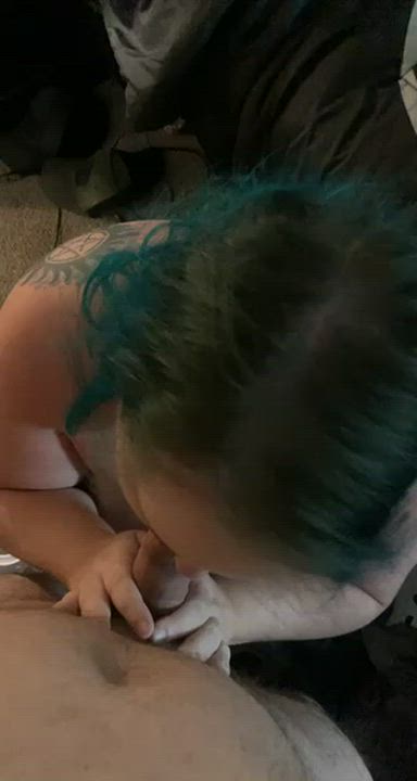 BBW goth girl takes it on her knees
