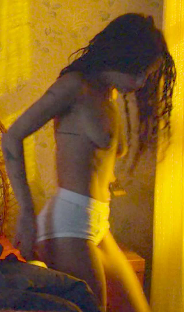 Zoë Kravitz (Zoe Kravitz) Topless - High Fidelity S01E01 [Cropped, Brightened, Slomo,