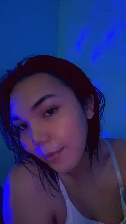 Just took a shower ( sorry no makeup and filter here 😂)