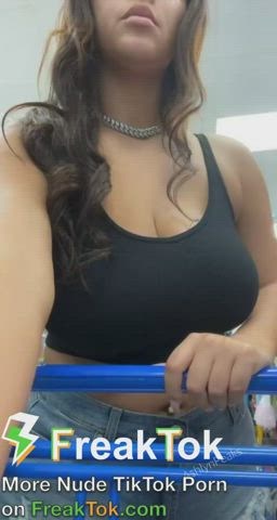 big tits huge tits natural tits nipples nude onlyfans teen thick tits clip